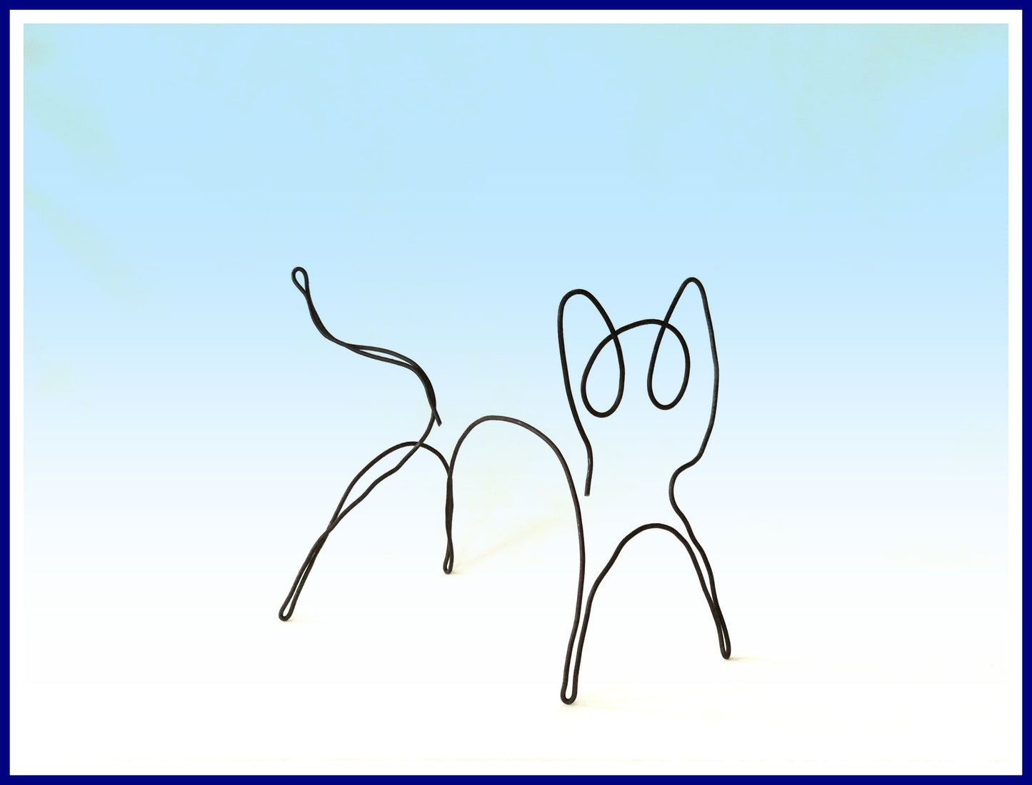 "Katze" - 3D-Drahtskultur in Einlinientechnik